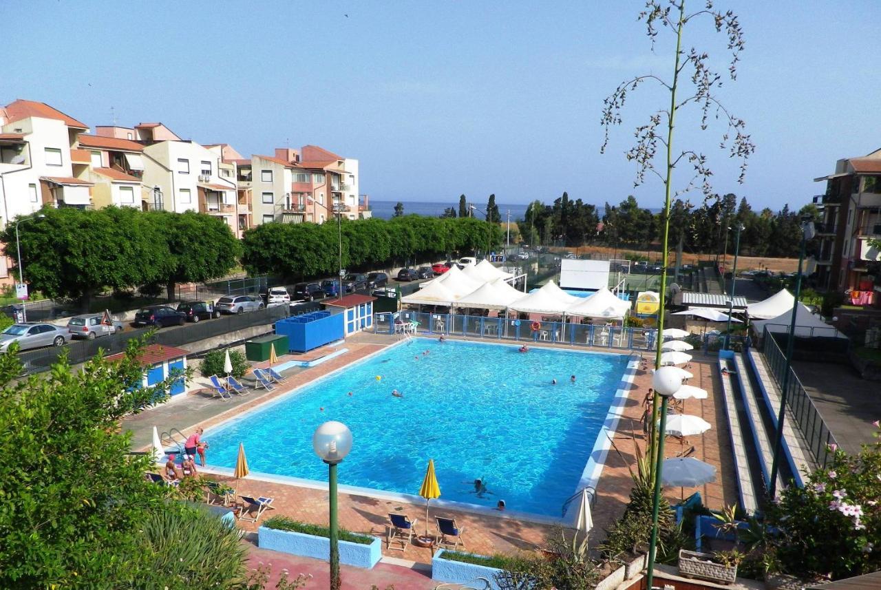 Pietre Nere Aparthotel Giardini-Naxos Buitenkant foto