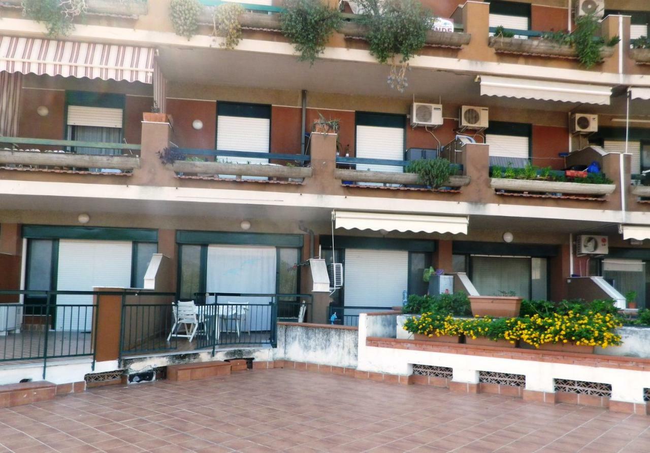 Pietre Nere Aparthotel Giardini-Naxos Buitenkant foto